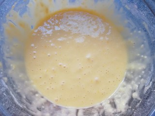 5、椰香小蛋糕, 搅打至无干粉无颗粒。