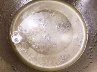 2、六寸可可戚风蛋糕,搅拌均匀