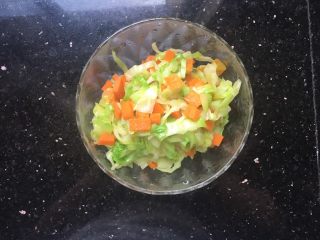 6、芝士肉松饭团,放凉备用