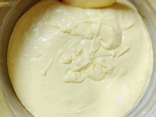 10、迷迭香玛芬蛋糕（制作耗时最短）,蛋糕面糊就做好了。