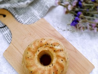 18、黑芝麻红薯全麦面包（波兰种）,成品图！