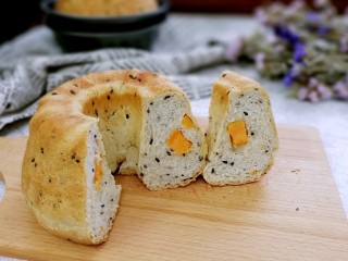 19、黑芝麻红薯全麦面包（波兰种）,成品图！