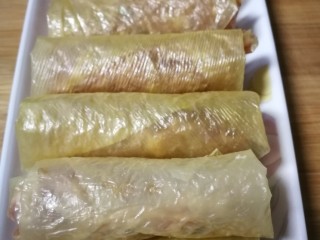 6、炸响铃,逐个包好后待用。