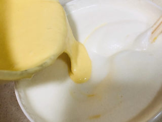 12、蛋糕????,蛋黄倒入蛋清