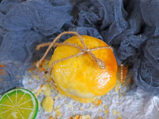 12、鲜肉酥饼,丰腴的肉汁满满渗透，充盈唇齿，实在过瘾~