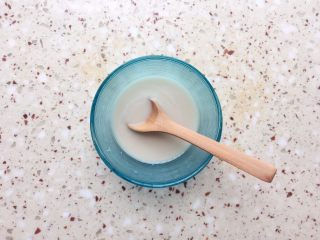 2、杏仁片贝果,40g温水溶化干酵母