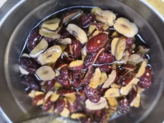 5、红糖枣糕（核桃芝麻蔓越莓）,放在一旁备用