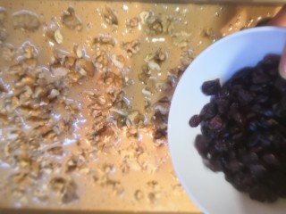 26、红糖枣糕（核桃芝麻蔓越莓）,撒入蔓越莓干