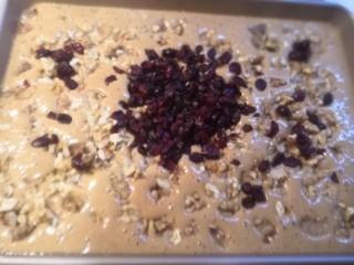 27、红糖枣糕（核桃芝麻蔓越莓）,核桃和蔓越莓搅拌均匀