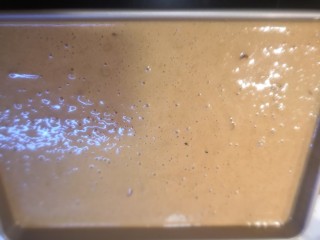 28、红糖枣糕（核桃芝麻蔓越莓）,震动模具几下，震出大气泡