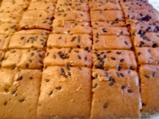 31、红糖枣糕（核桃芝麻蔓越莓）,出锅以后倒扣放凉