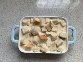 8、吐司布丁,烤碗稍微大一点哦