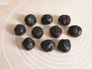 1、垂涎欲滴的红豆小餐包（一次性发酵）,自制红豆馅儿，33克一个分10个，提前分好，团圆