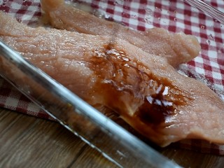 5、香酥鸡排,再来点生抽