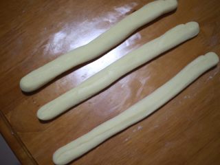 17、丹麦手撕吐司,然后层次朝上稍许压扁