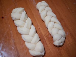 18、丹麦手撕吐司,变成两个三股辫