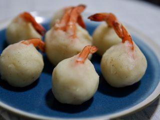 17、土豆虾球,依次做好所有的土豆虾球