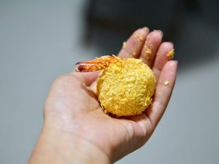 23、土豆虾球,依次做好所有的土豆虾球