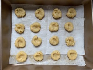 3、芝麻/砂糖饼干,揉圆