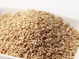 5、芝麻/砂糖饼干,刷蛋液撒芝麻