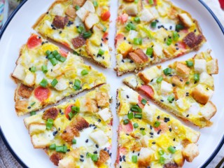 11、冬至美食 吐司披萨,撒葱花开吃。