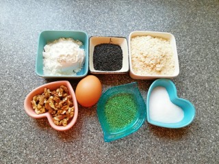 1、麦片芝麻核桃酥,准备好食材。