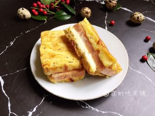 14、香煎芝士午餐肉吐司,完成。