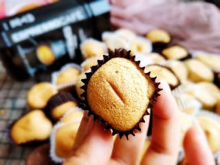 18、咖啡小蛋糕,咖啡小蛋糕完成。敏茹意原创作品！