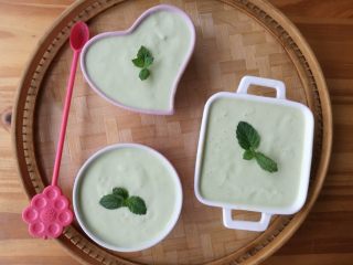 7、塑身美颜牛油果奶昔&牛油果蛋黄酱,牛油果奶昔，细滑绵软，嫩绿诱人，营养丰富