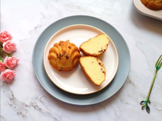 14、蔓越莓玛德琳蛋糕,酸酸甜甜口感特别好。