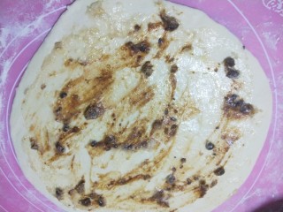 11、梅干菜烧饼,在摸上肉酱。