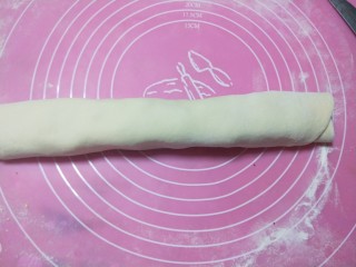 14、梅干菜烧饼,整理一下成型。