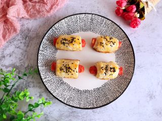 9、手抓饼版香肠可颂,成品