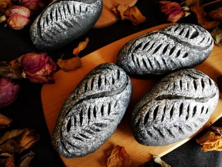 18、竹炭软欧包,简单易做的美味。