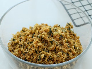 12、肉松小贝,准备好海苔肉松