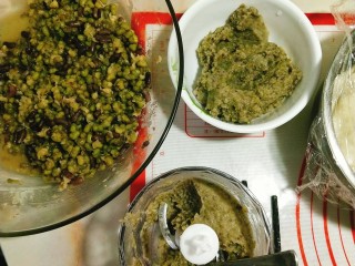 3、绿豆饼,打成绿豆馅儿