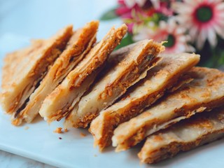 8、肉松花生酱烙饼,简单又好吃。