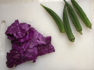 3、蔬菜三明治,蔬菜洗净