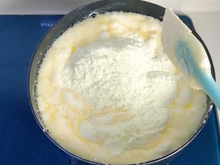 9、原味雪花酥❄️,慢慢地搅拌