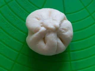 10、椰蓉面包,像包包子一样包起来，收口捏紧