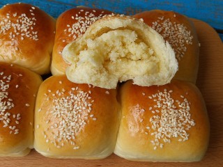 15、椰蓉面包,满满的香香的椰蓉。。。