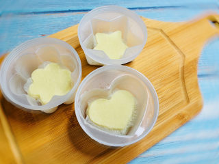 14、山药鸡蛋糕,这个模型一点也不好粘