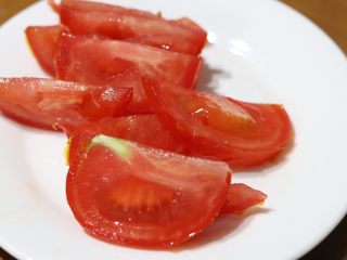 16、牛奶土司三明治,西红柿切片「适量」