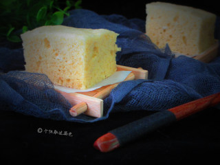 8、蒸糯米蛋糕,大火蒸20分钟，过5分钟开盖。