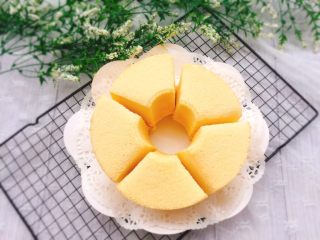 24、7寸中空戚风蛋糕(新手零失败),成品图