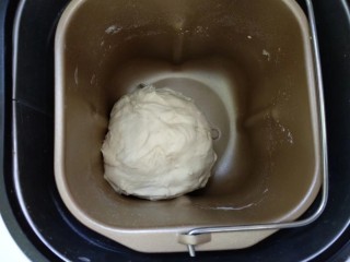 3、法式面包,和面10分钟，无需出膜。