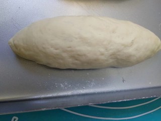 7、法式面包,整成长椭圆形。