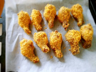 10、烤箱~孜然鸡翅根,都裹均匀了放在铺了油纸的烤盘中