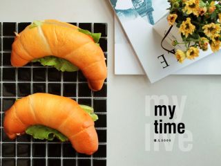 17、牛角汉堡,营养丰富的早餐哦!