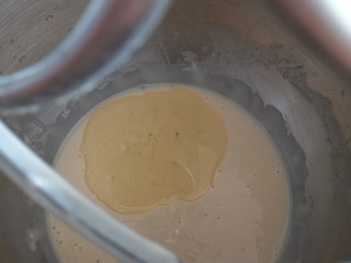 5、华夫饼(家庭版),加入蓝色碗里材料